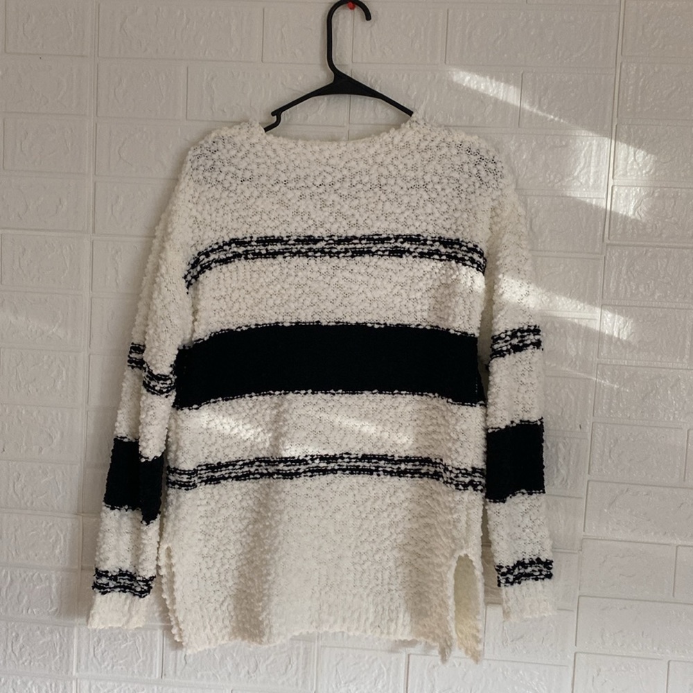 Sweater - Picture 2 of 3
